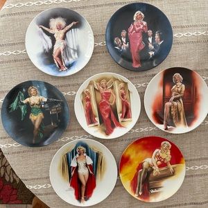 Marilyn Monroe set of 7 collectible plates